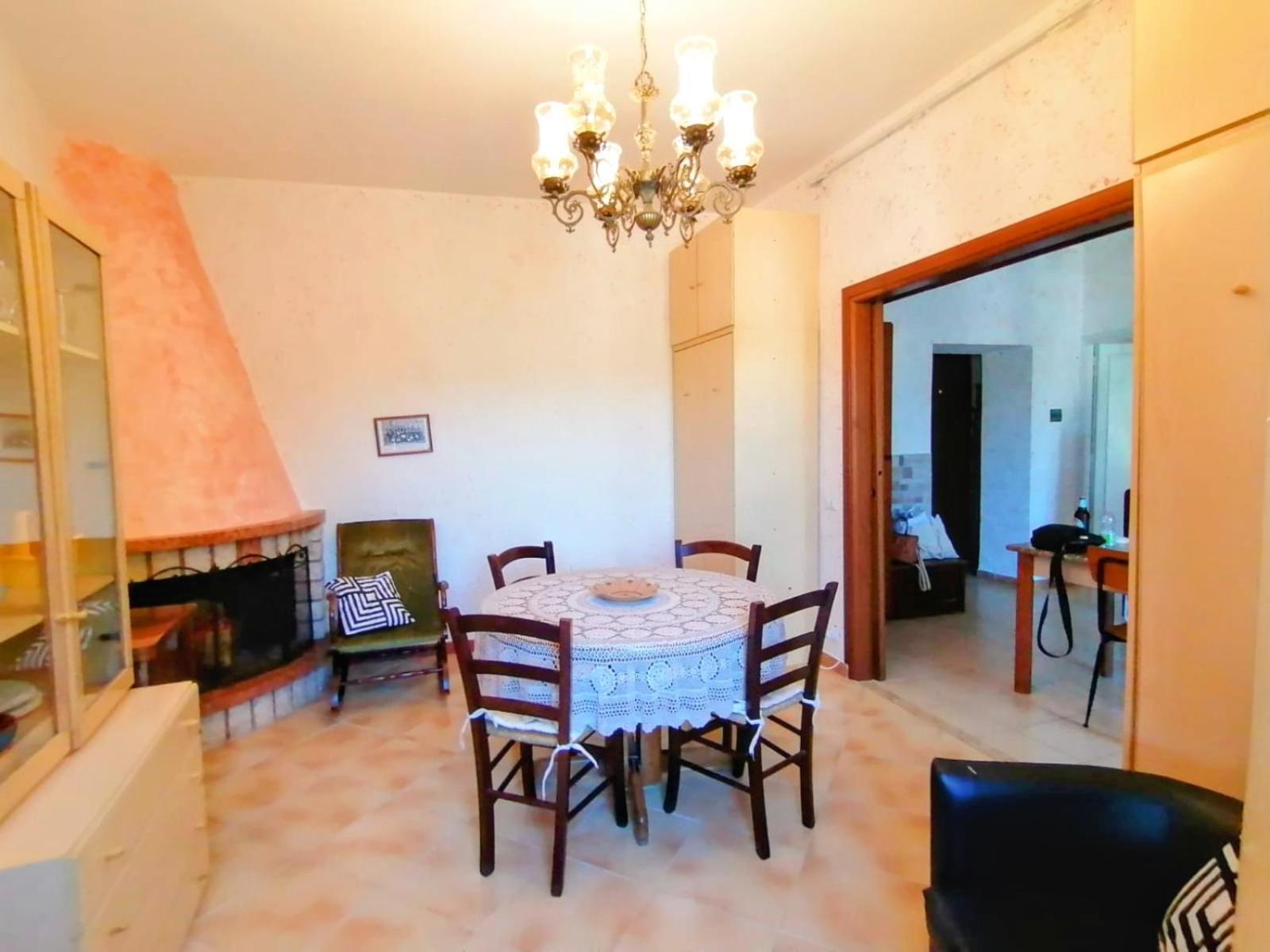 Appartamento La Casa In Piazza Toffia Esterno foto