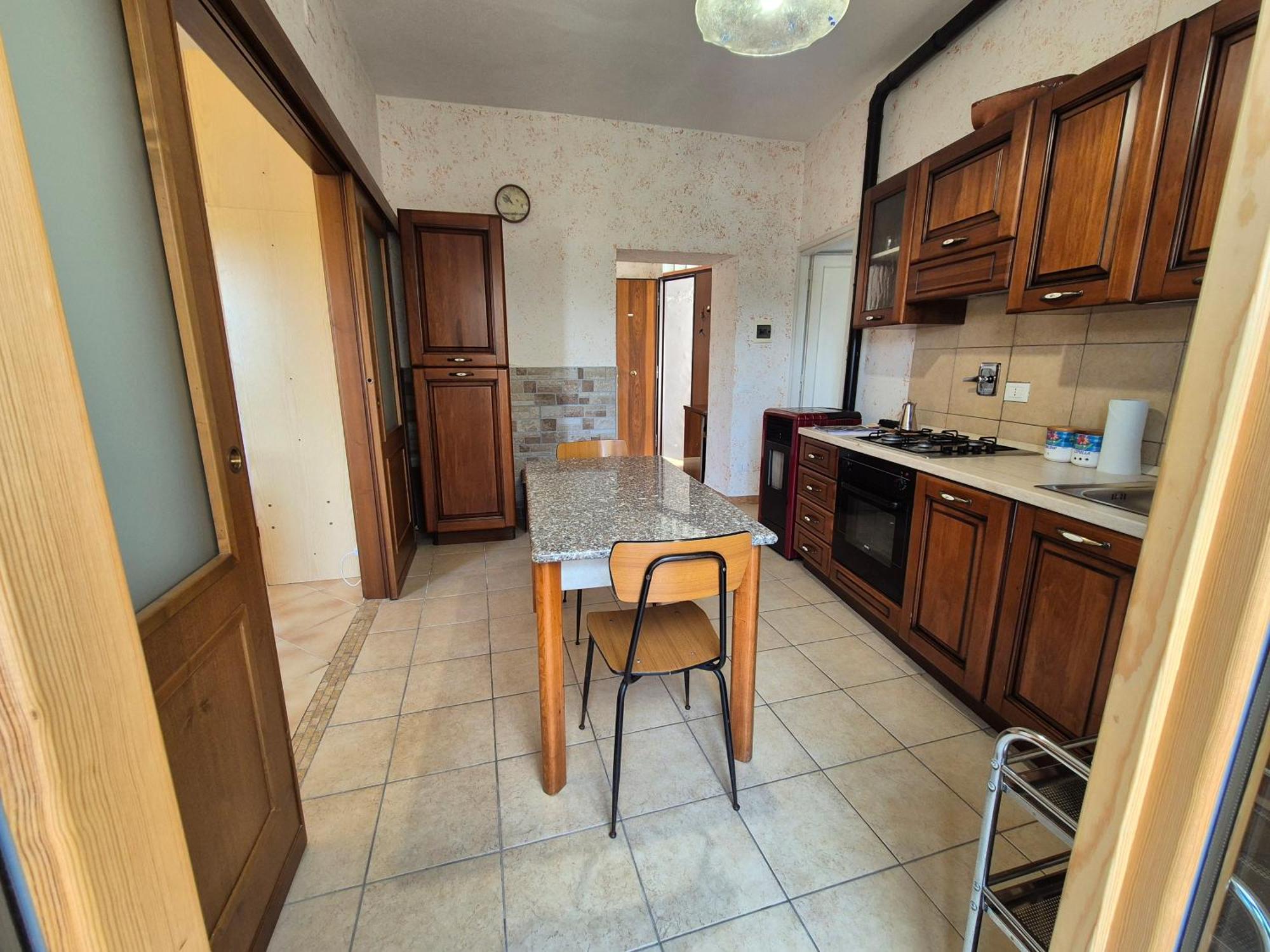 Appartamento La Casa In Piazza Toffia Esterno foto